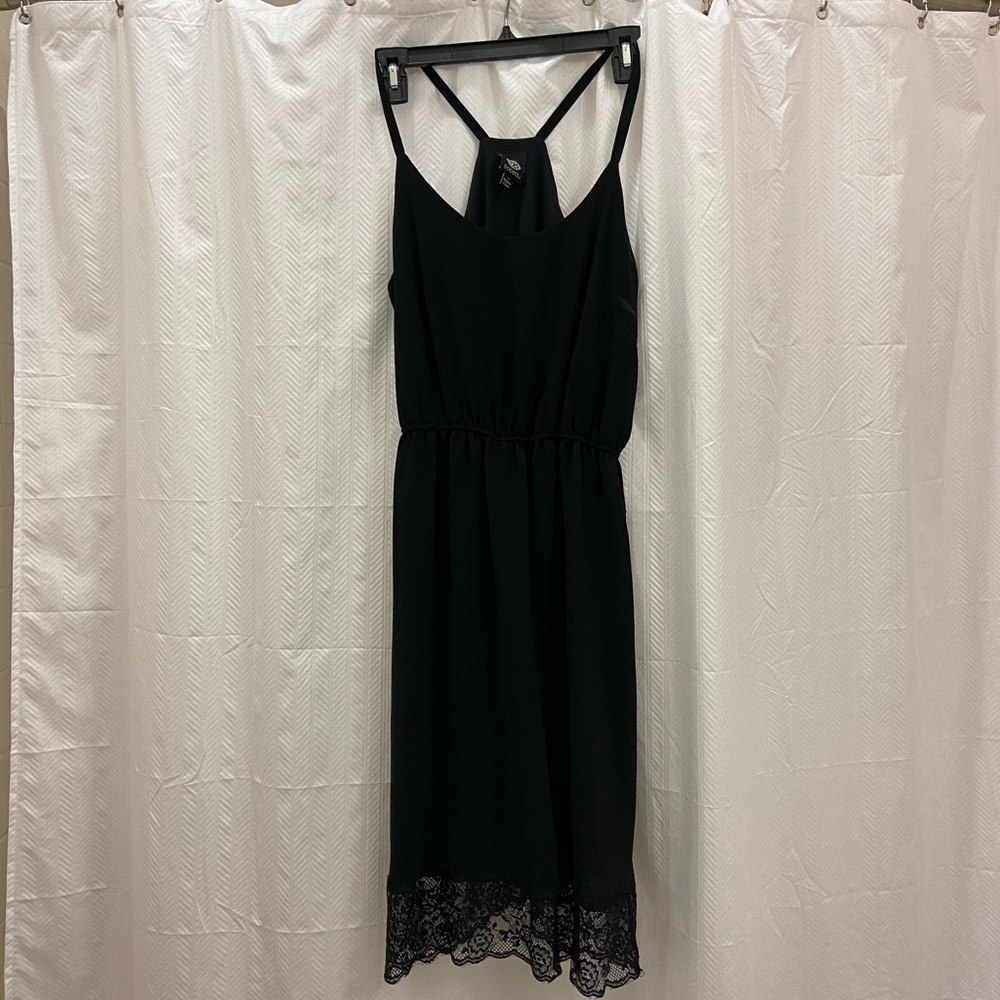 BOBEAU Black Razorback Lace Trim Dress